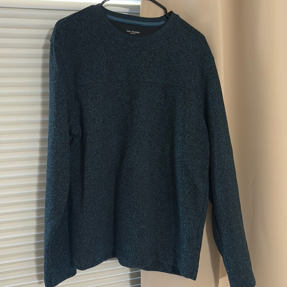 Long sleeves shirt very comfy and warm